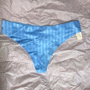 Vs seamless thong NWT